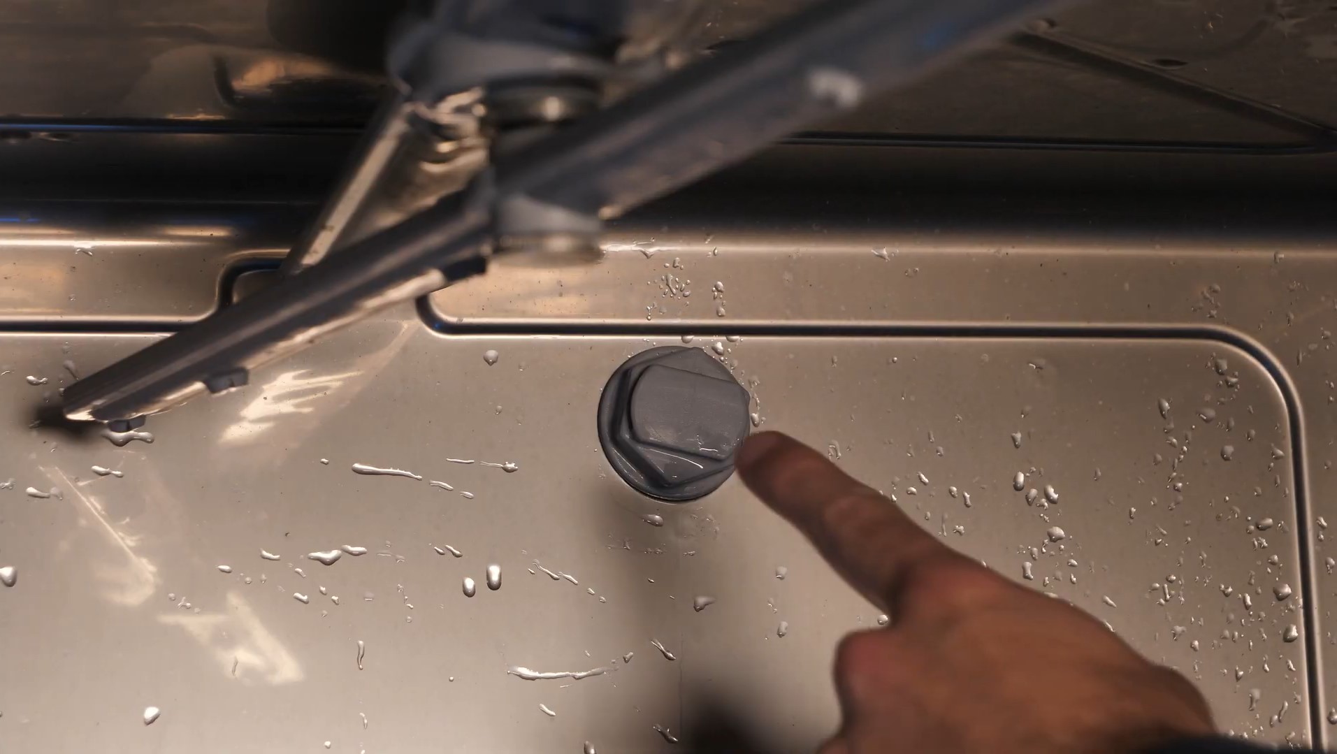 Emplacement du bouchon en plastique de la cuve de votre lave-verre professionnel